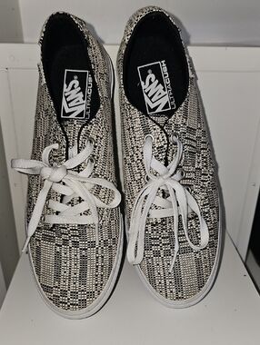 Vans Woven Black & White Low-Top Sneakers